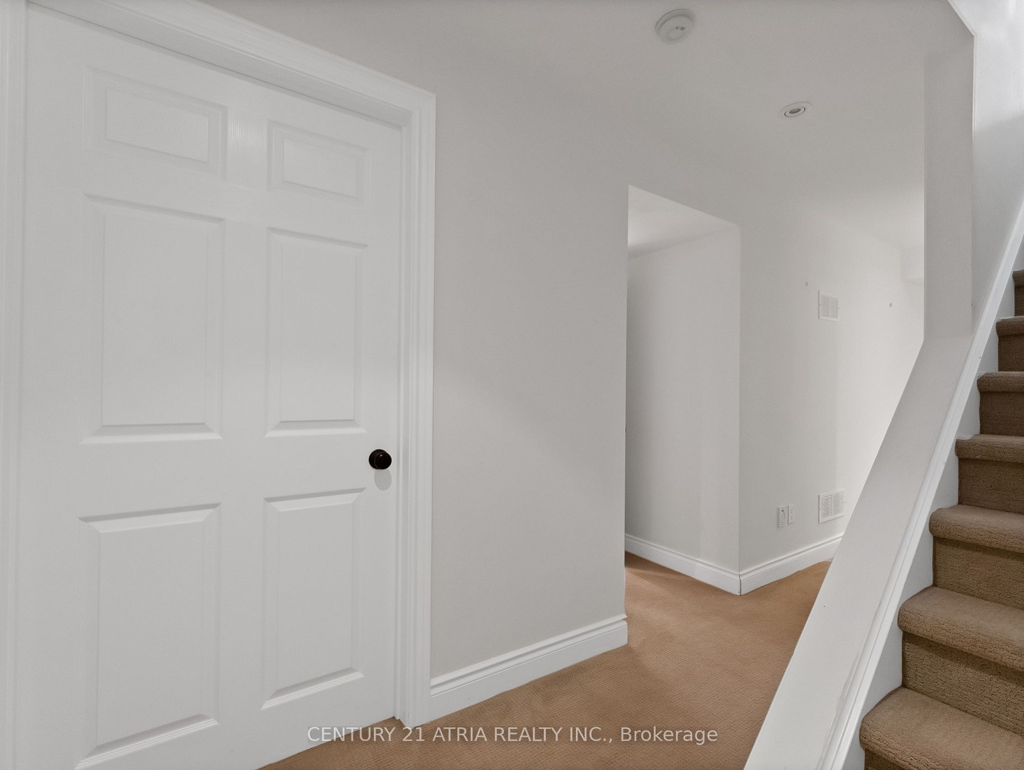 214 Ellis Crescent Property Photo 31