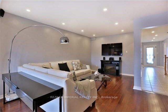 344 Riverstone Drive Property Photo 5