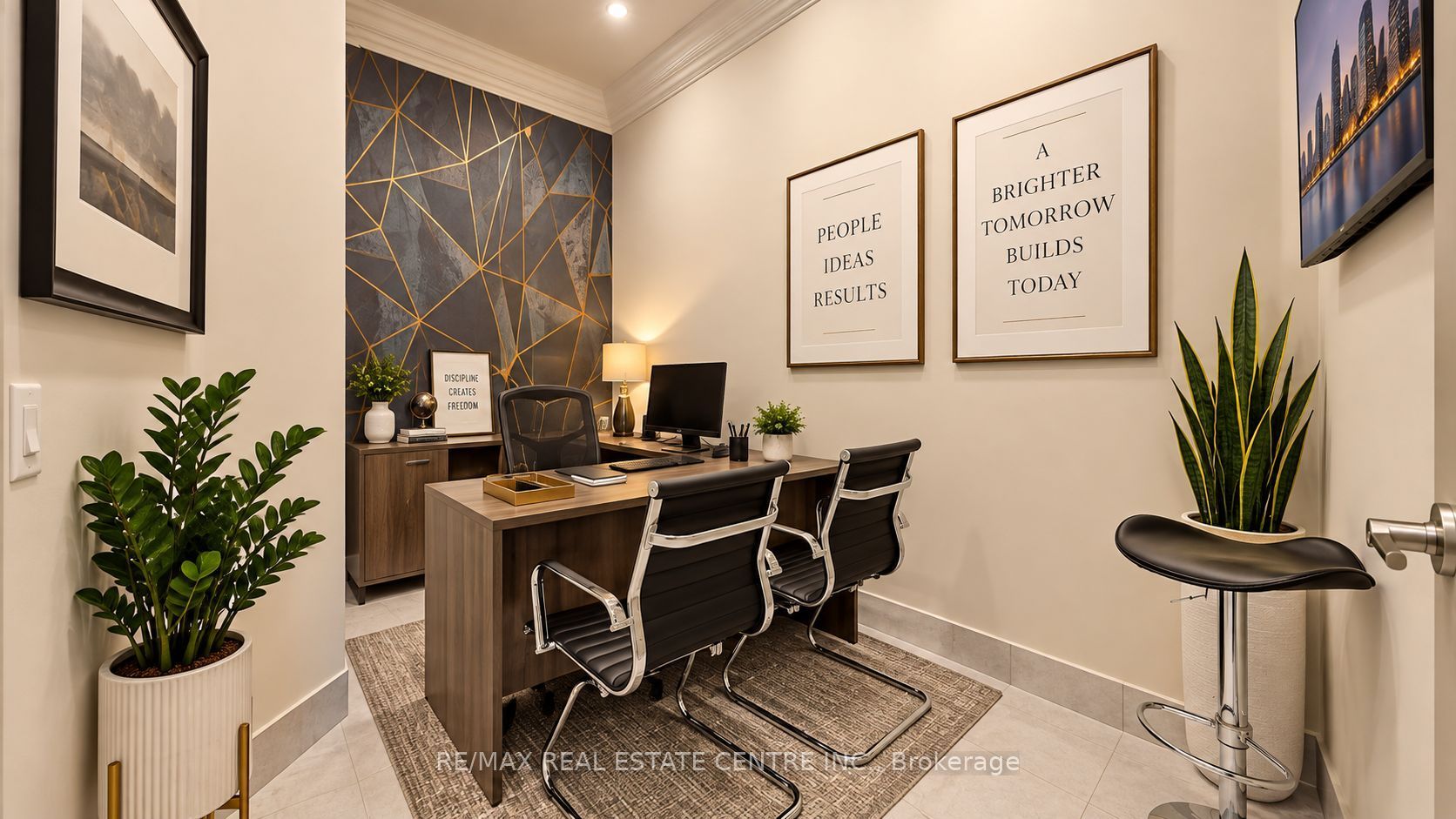 150 Oak Park Boulevard 4 Property Photo 12