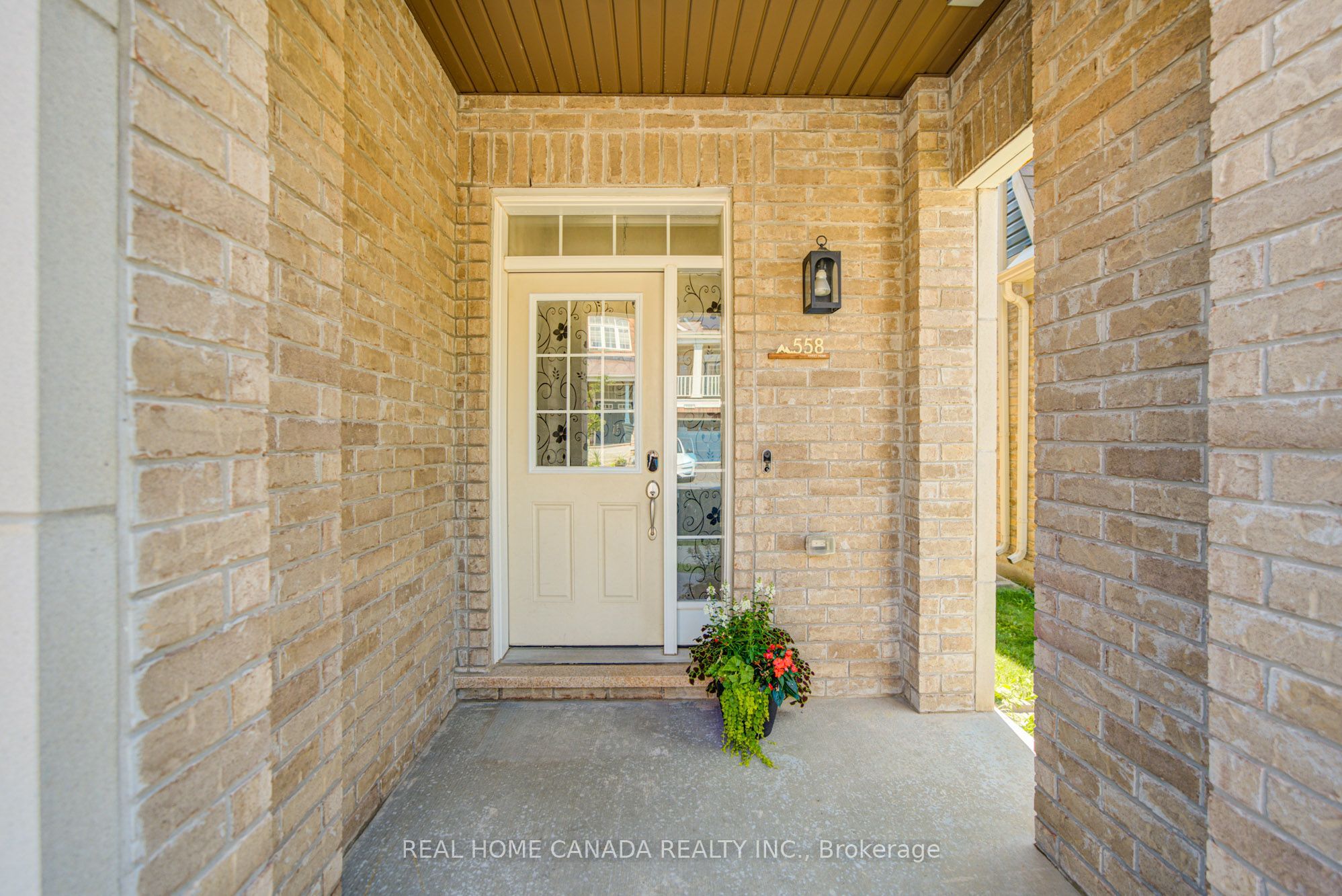 558 Bartleman Terrace Property Photo 2