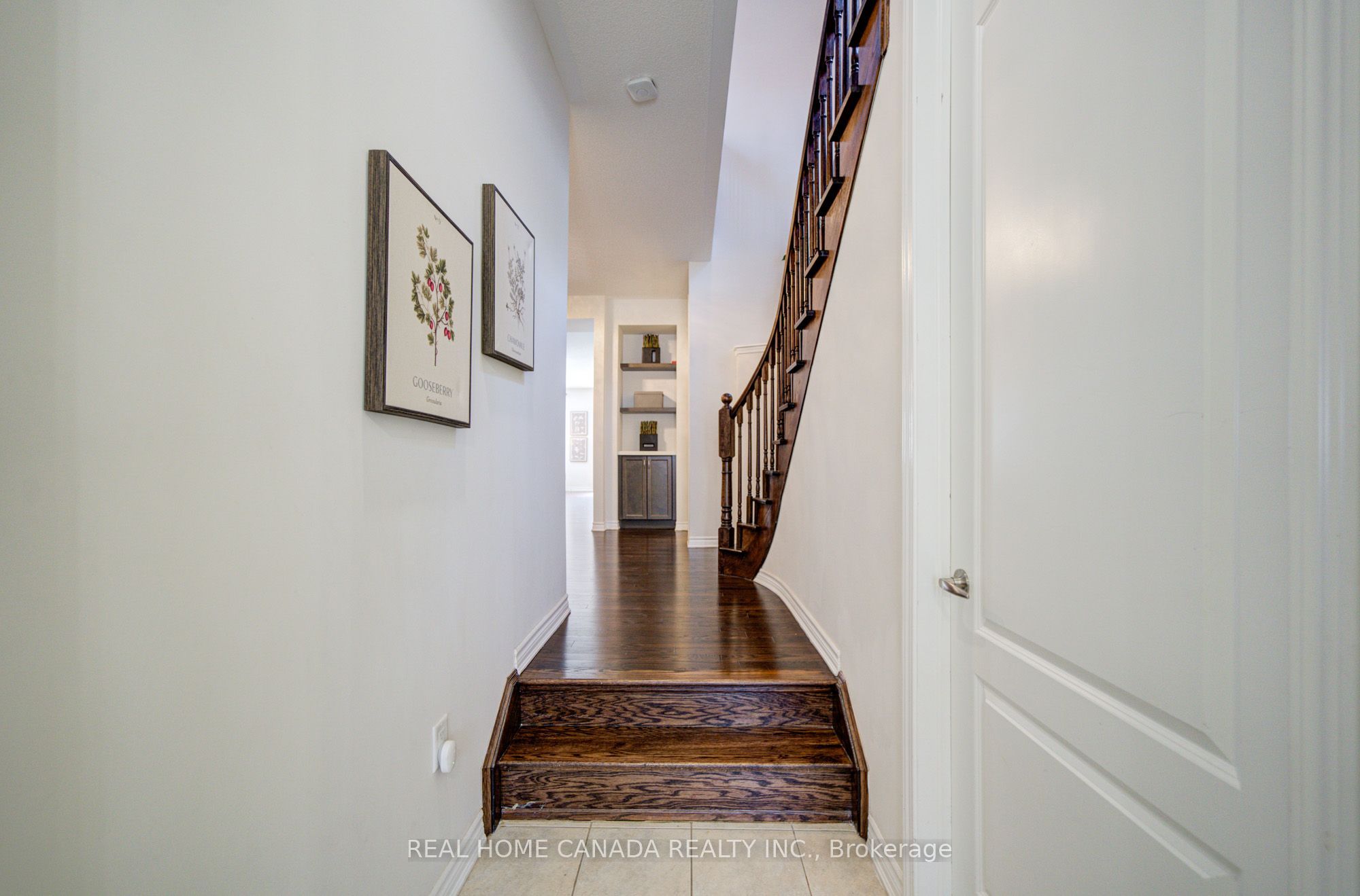 558 Bartleman Terrace Property Photo 4