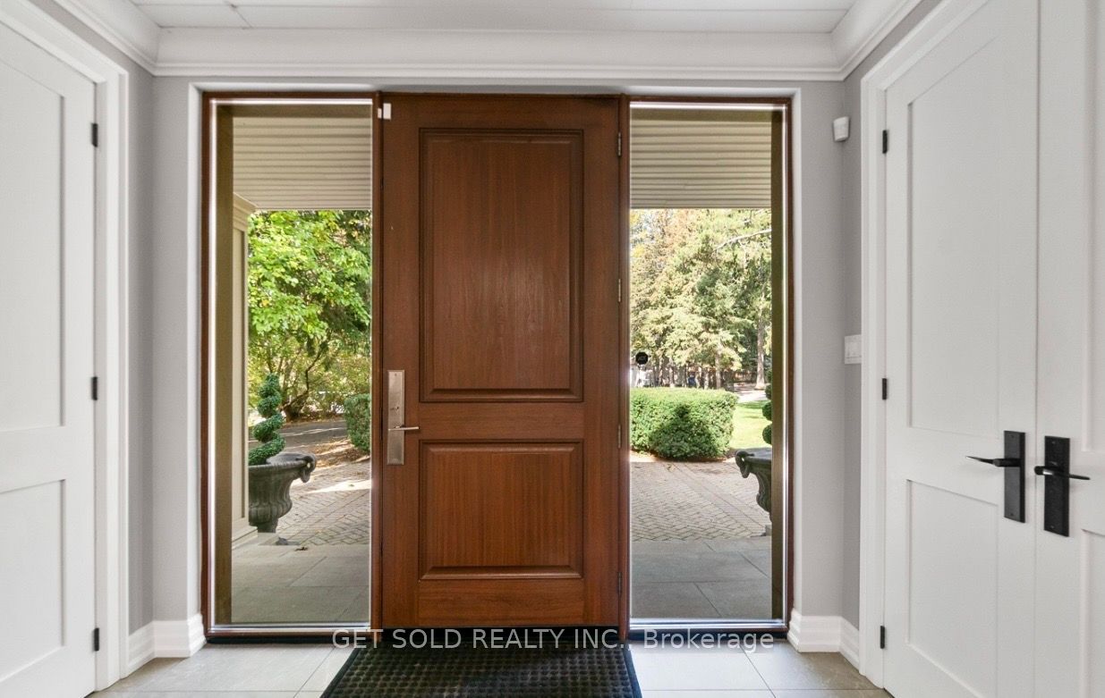 2552 Jarvis Street Property Photo 5