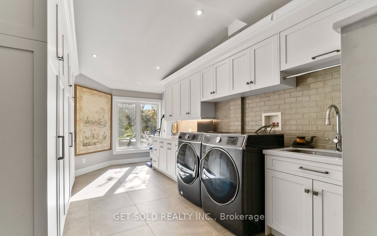 2552 Jarvis Street Property Photo 18