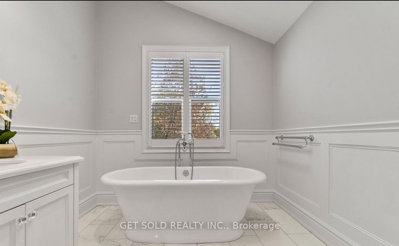 2552 Jarvis Street Property Photo 21