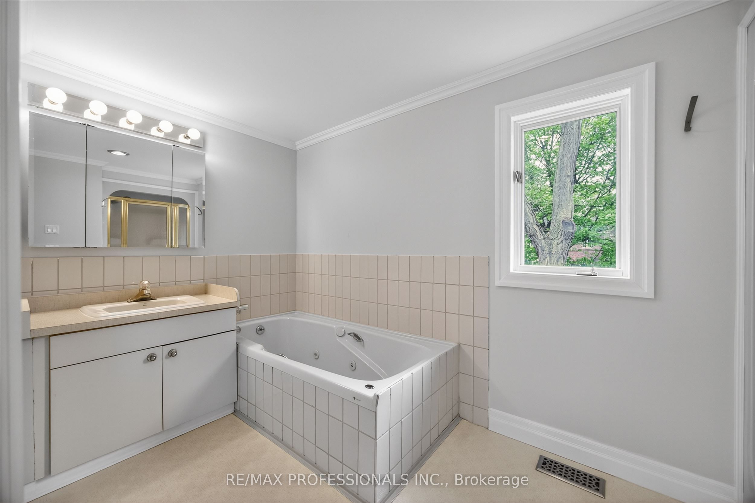 27 Nottingham Drive Property Photo 27