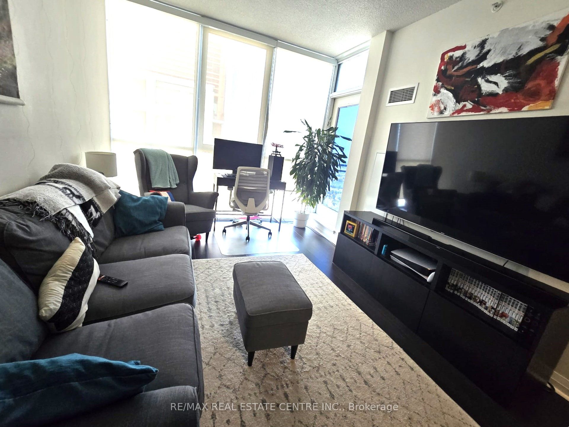 75 Eglinton Avenue W 2301 Property Photo 2