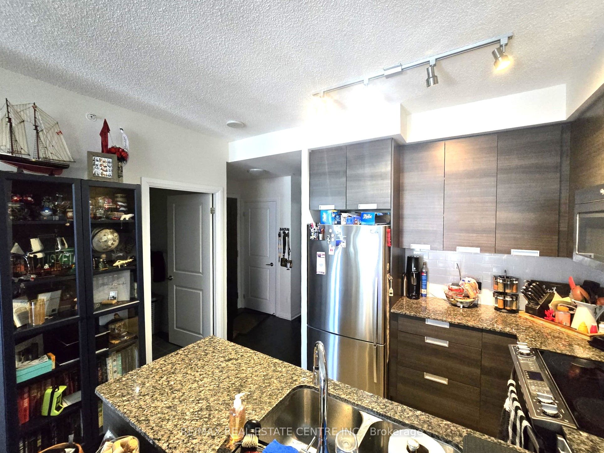 75 Eglinton Avenue W 2301 Property Photo 9