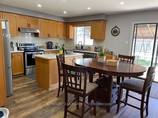 25 Kentucky Drive (upper) Property Photo 13