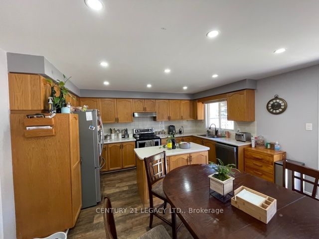25 Kentucky Drive (upper) Property Photo 14