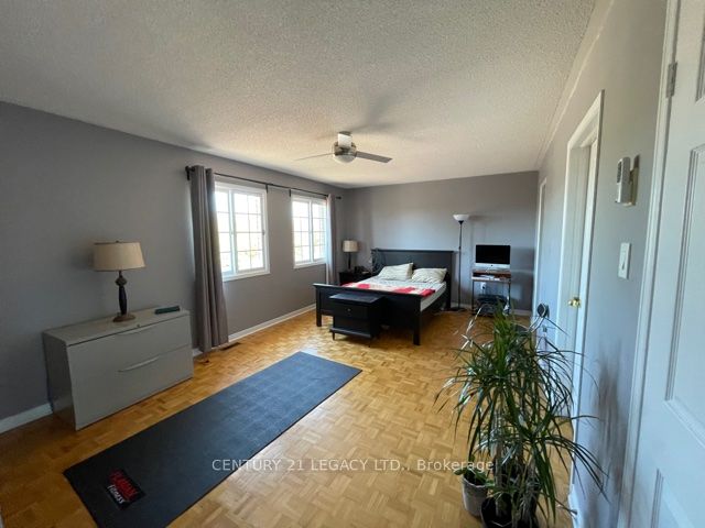 25 Kentucky Drive (upper) Property Photo 22