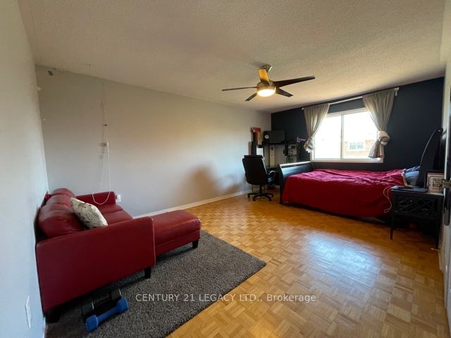 25 Kentucky Drive (upper) Property Photo 29