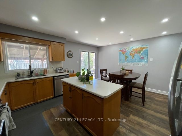 25 Kentucky Drive (upper) Property Photo 35
