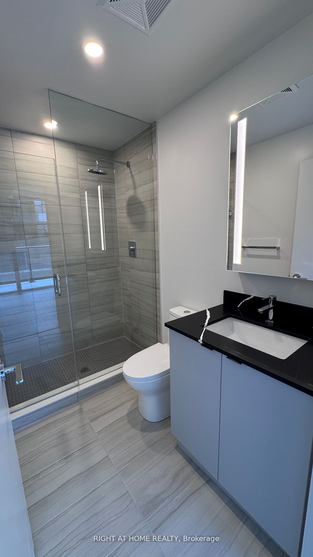 285 Dufferin Street 1027 Property Photo 5