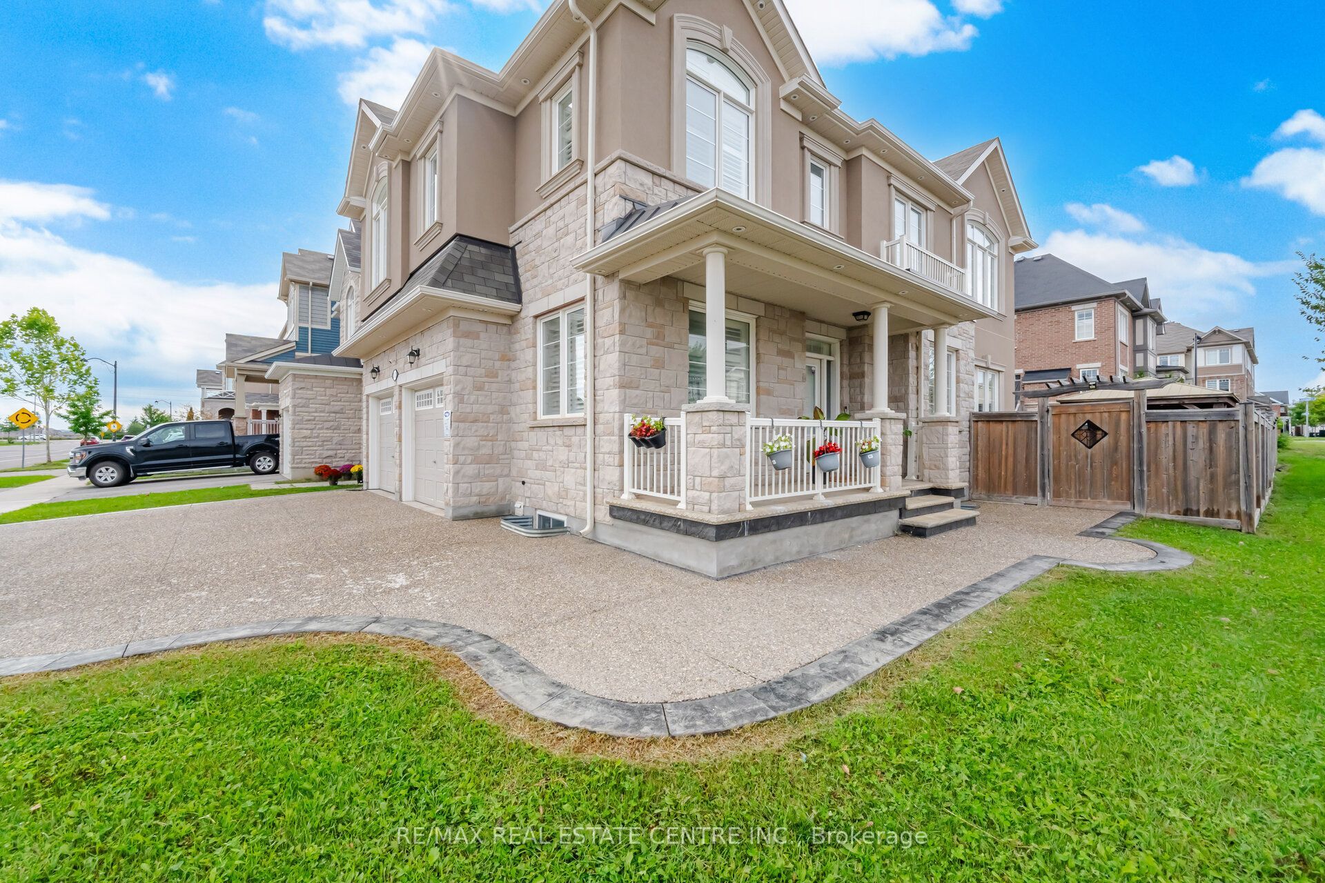 153 Whitlock Avenue Property Photo 2
