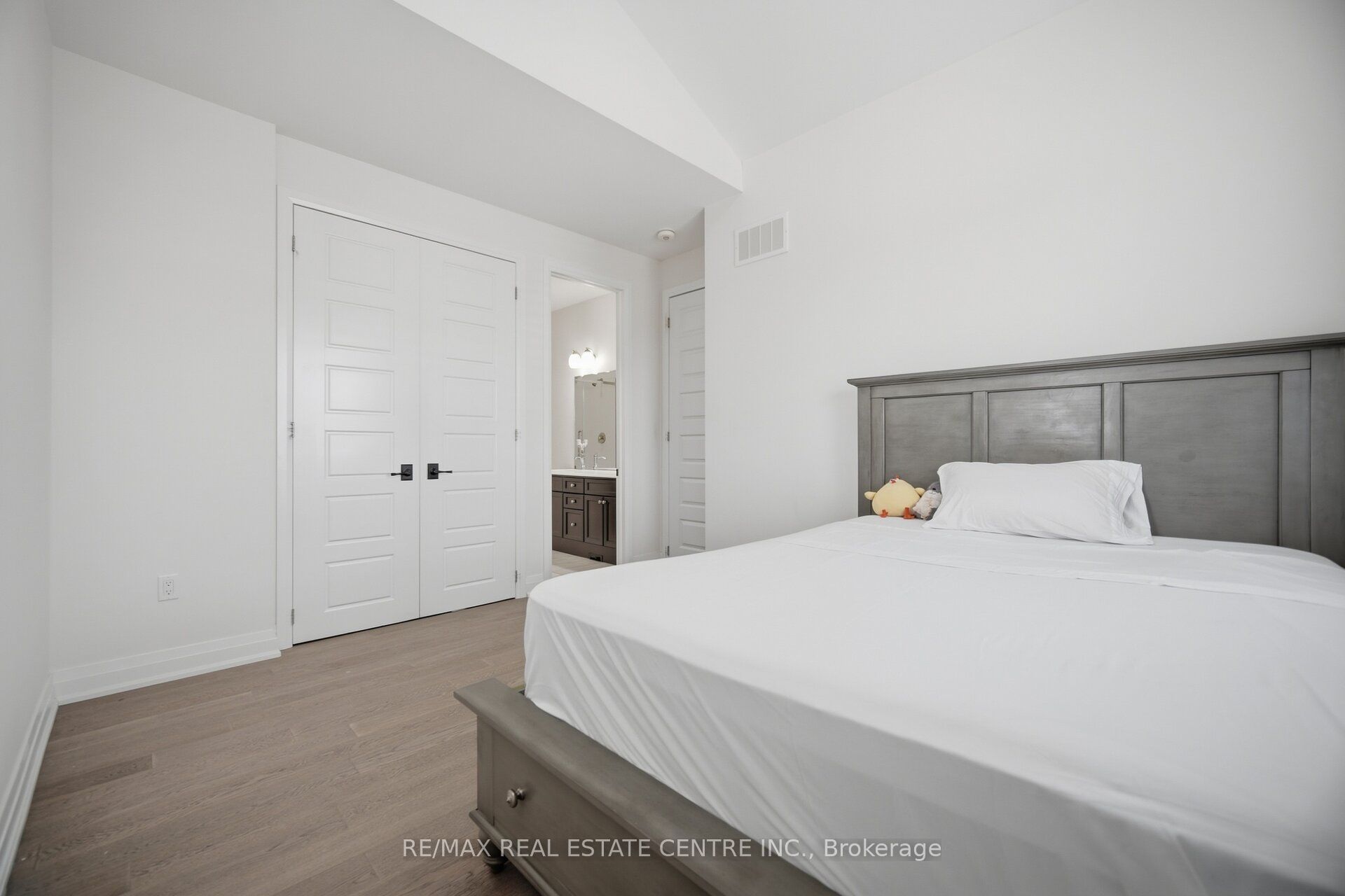 153 Whitlock Avenue Property Photo 26