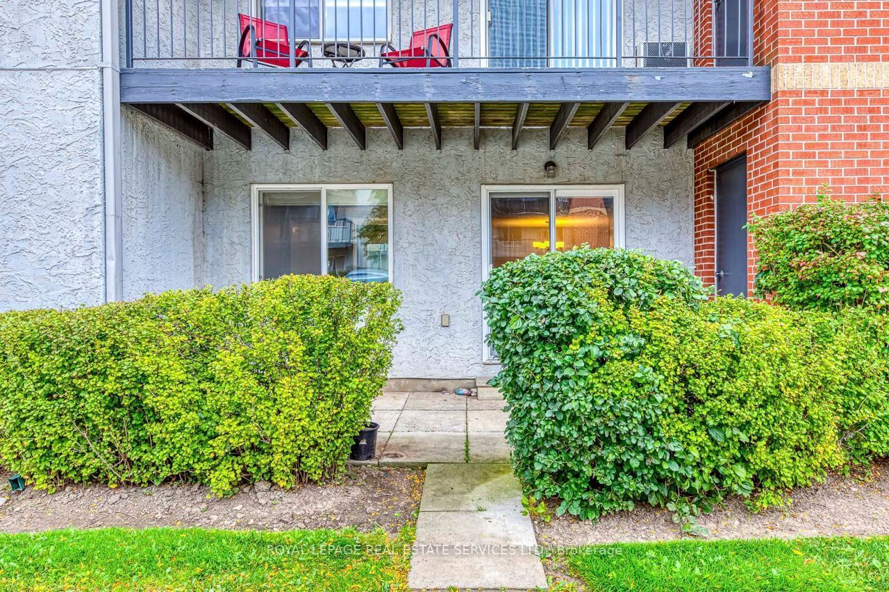 1450 Glen Abbey Gate 911 Property Photo 5