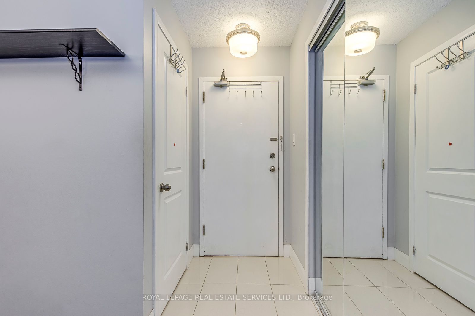 1450 Glen Abbey Gate 911 Property Photo 6