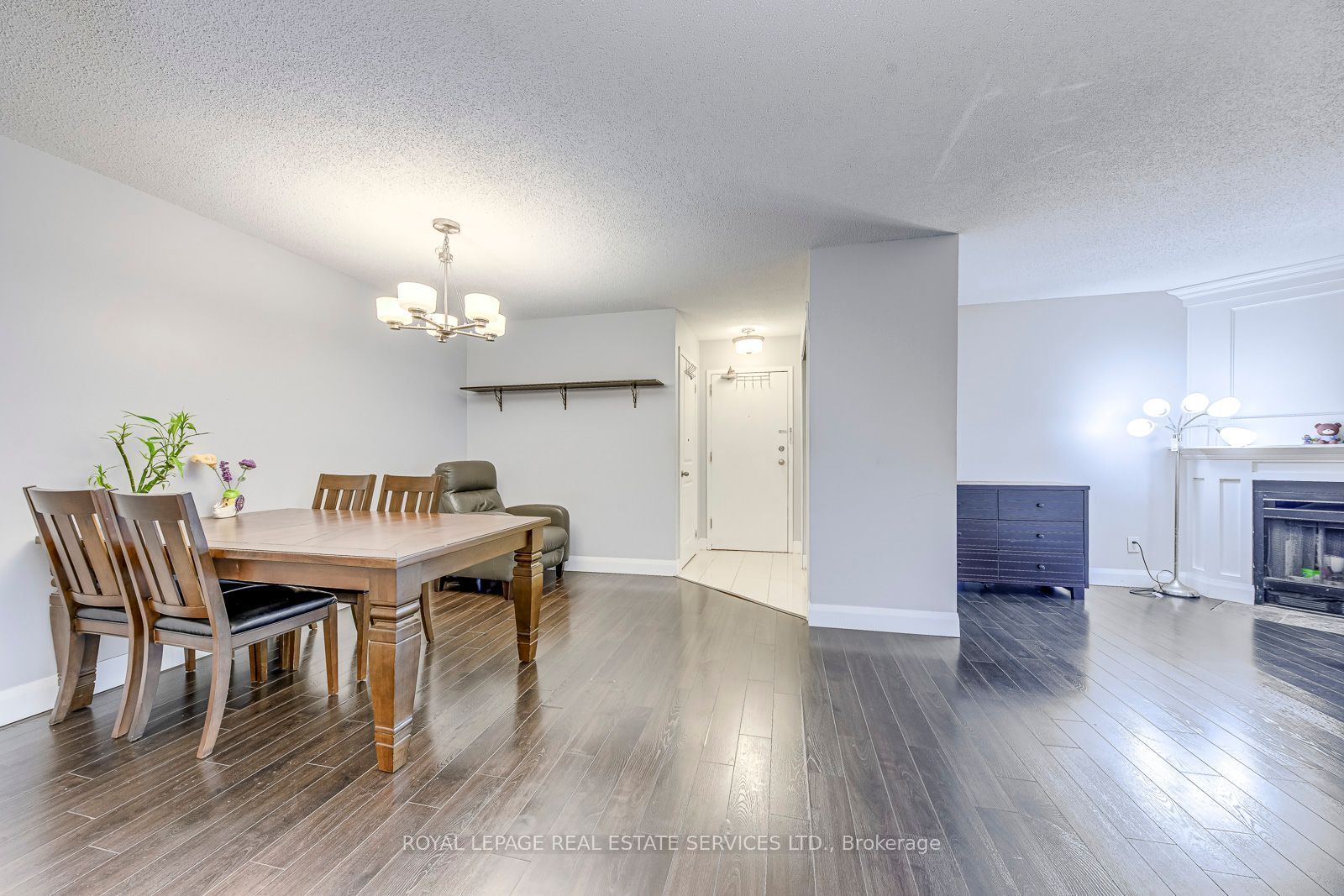 1450 Glen Abbey Gate 911 Property Photo 11