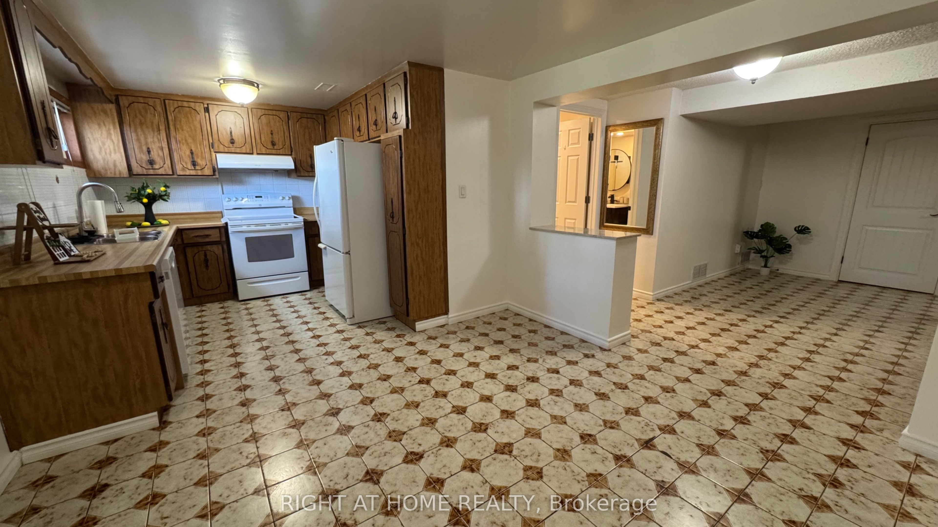 31 Whitburn Crescent Lower Level Property Photo 10