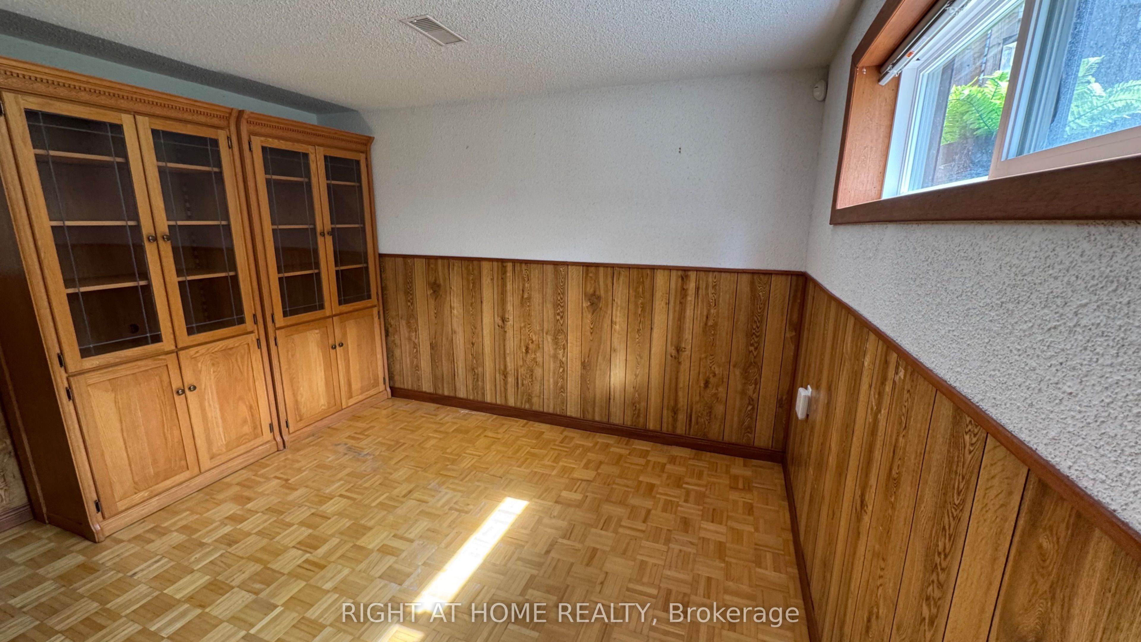 31 Whitburn Crescent Lower Level Property Photo 19