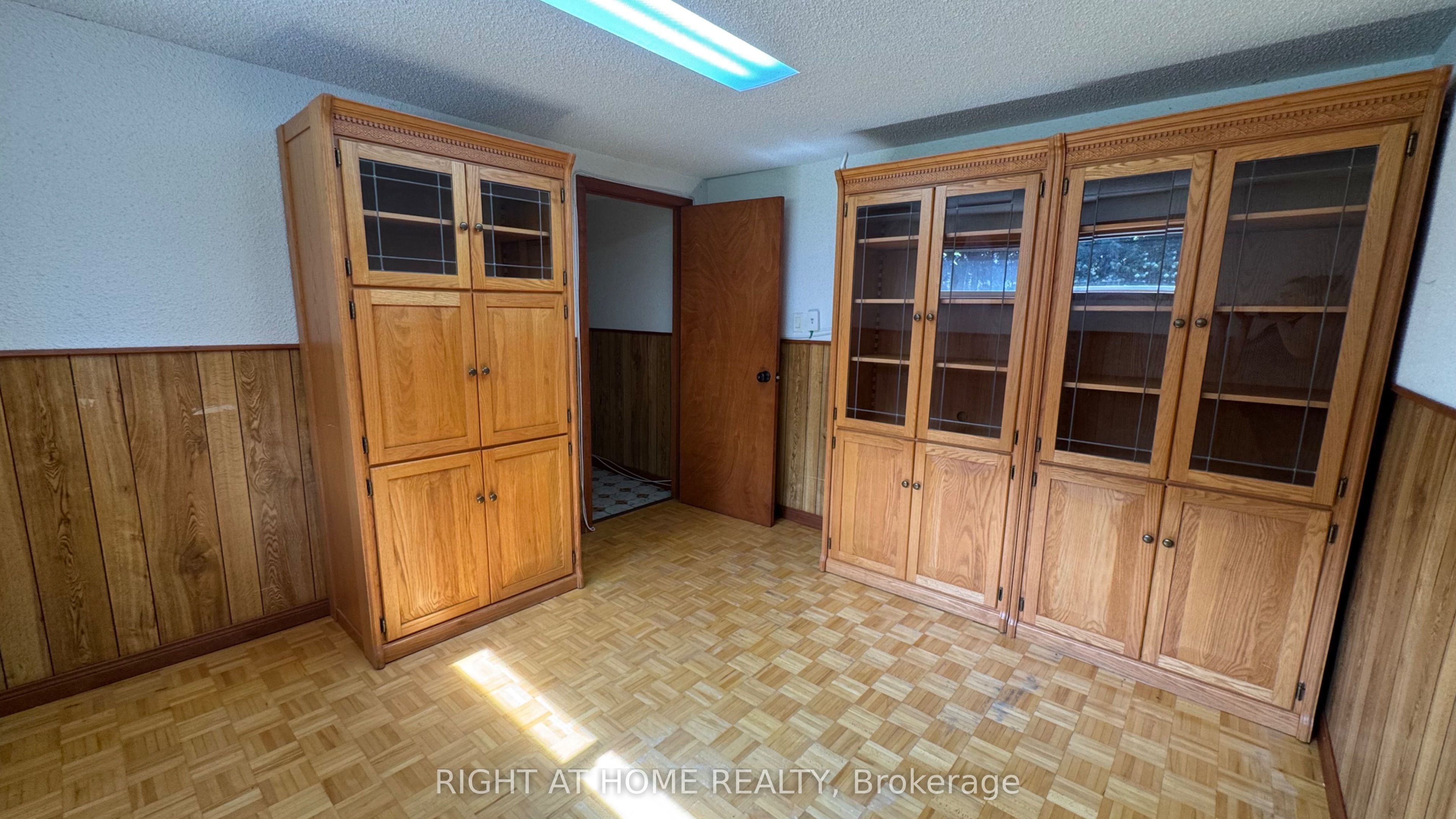 31 Whitburn Crescent Lower Level Property Photo 20