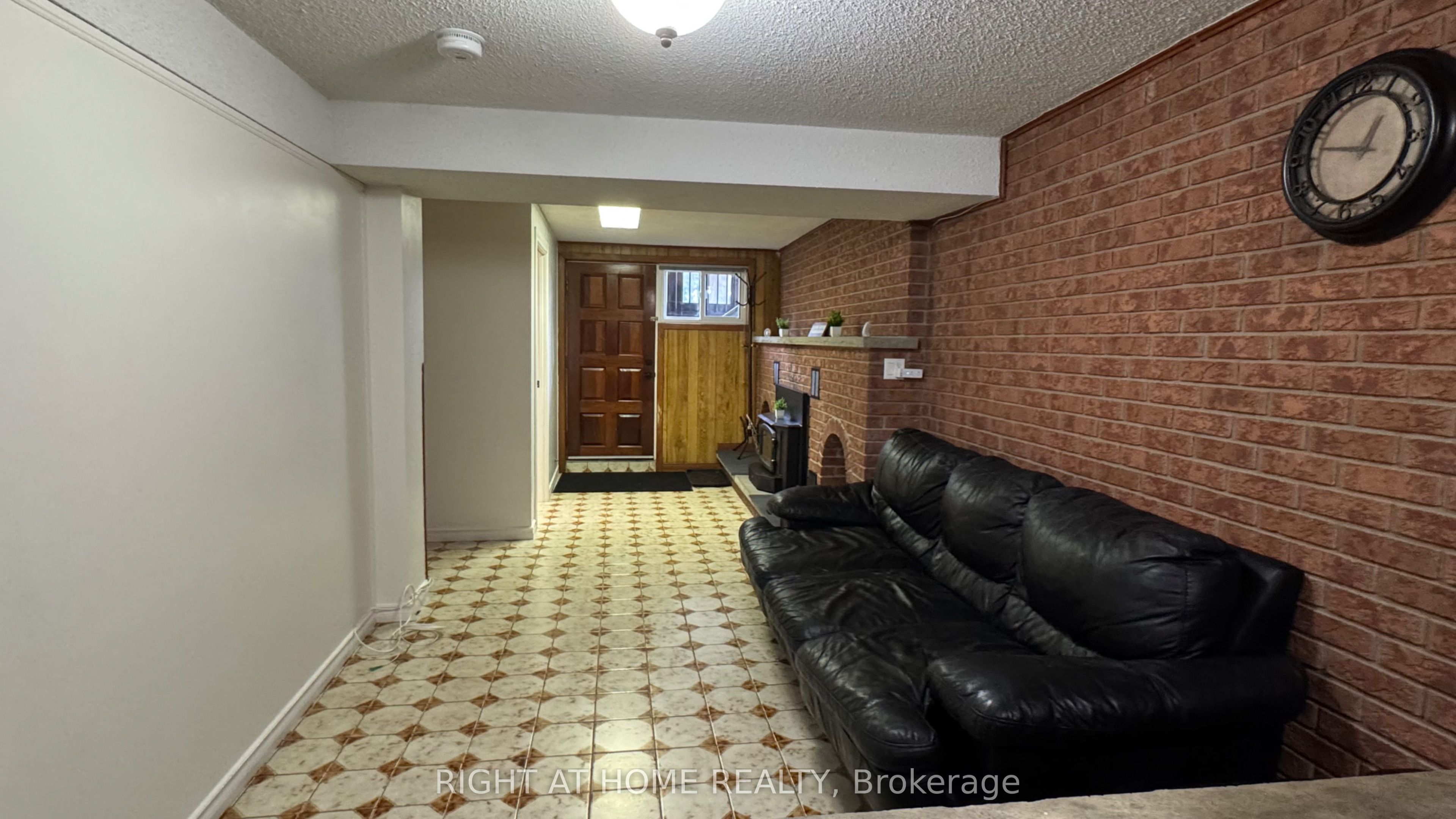 31 Whitburn Crescent Lower Level Property Photo 23