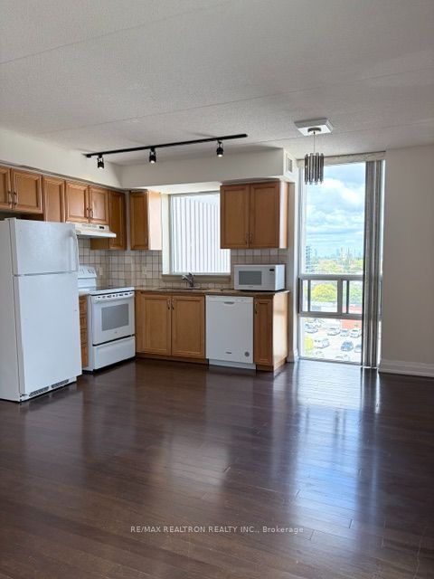 2737 Keele Street 708 Property Photo 6