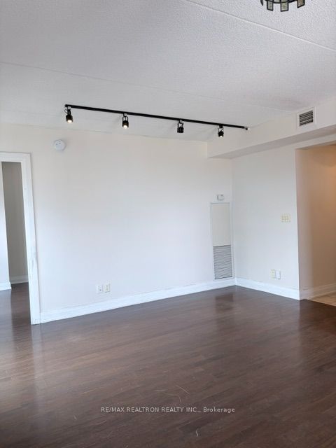2737 Keele Street 708 Property Photo 7