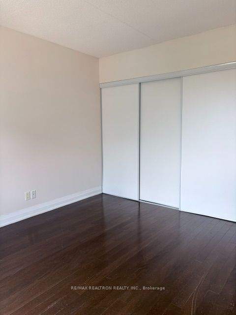 2737 Keele Street 708 Property Photo 8