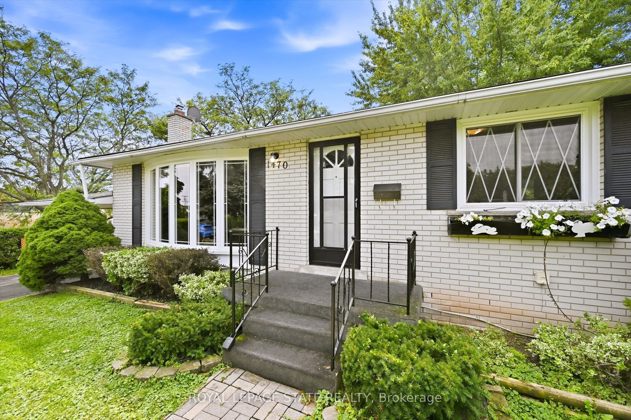 1470 Mountain Grove Avenue Property Photo 1