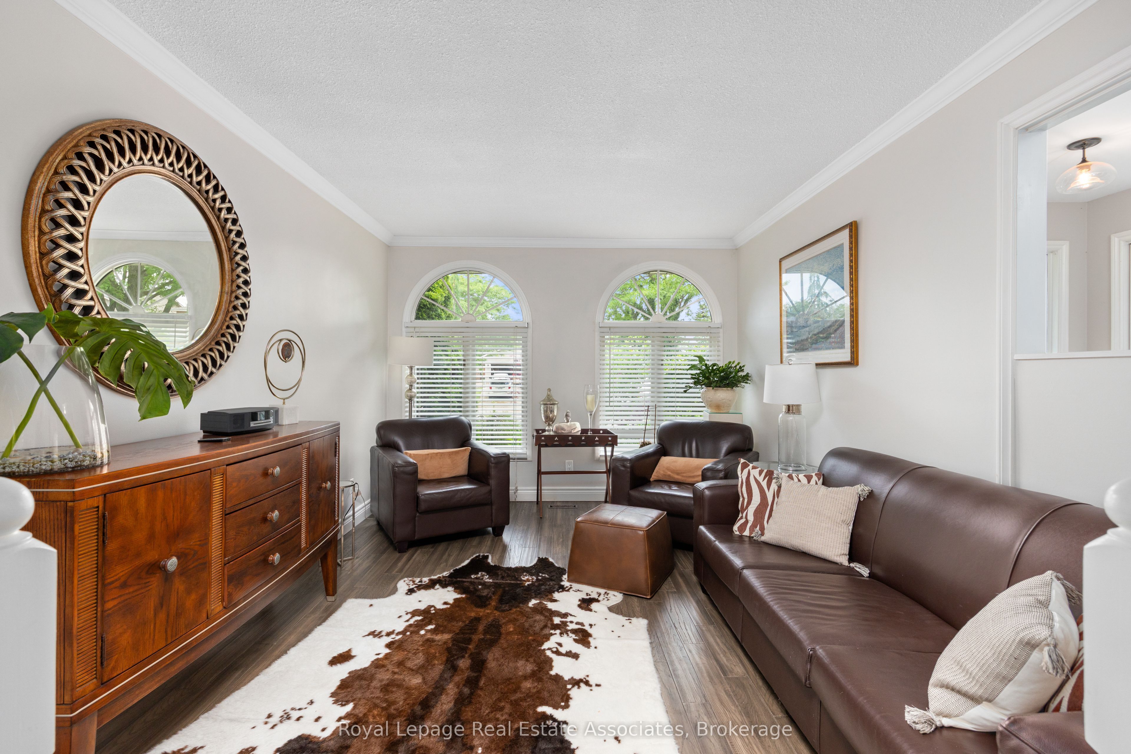 537 Mathewman Crescent Property Photo 3