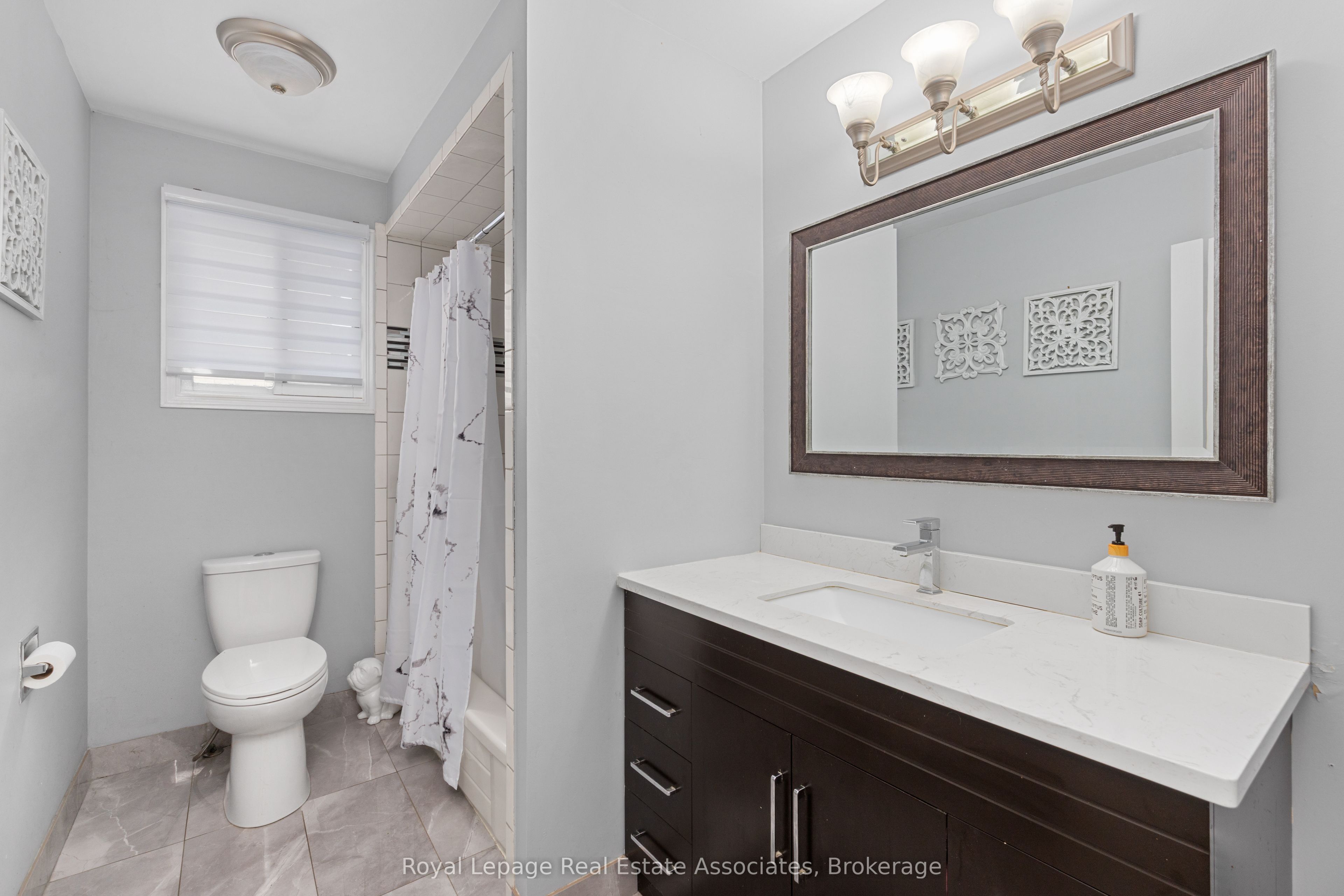 537 Mathewman Crescent Property Photo 13