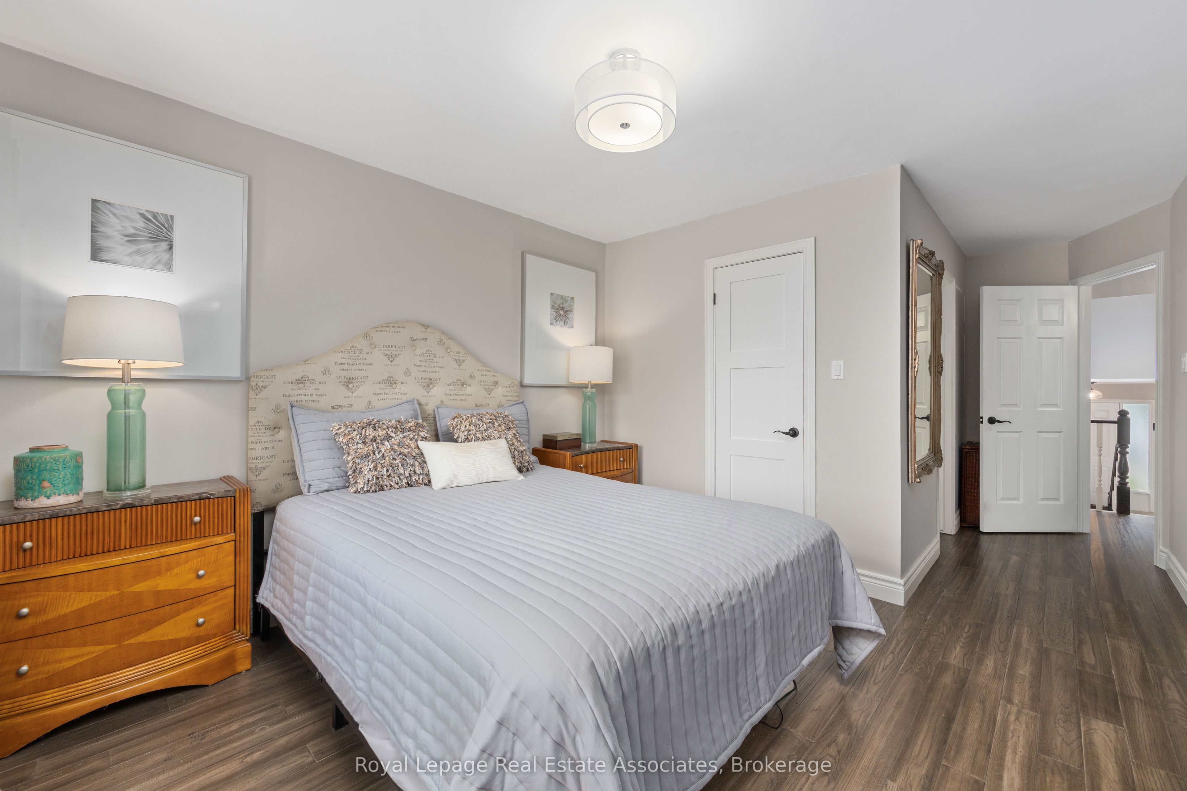 537 Mathewman Crescent Property Photo 16