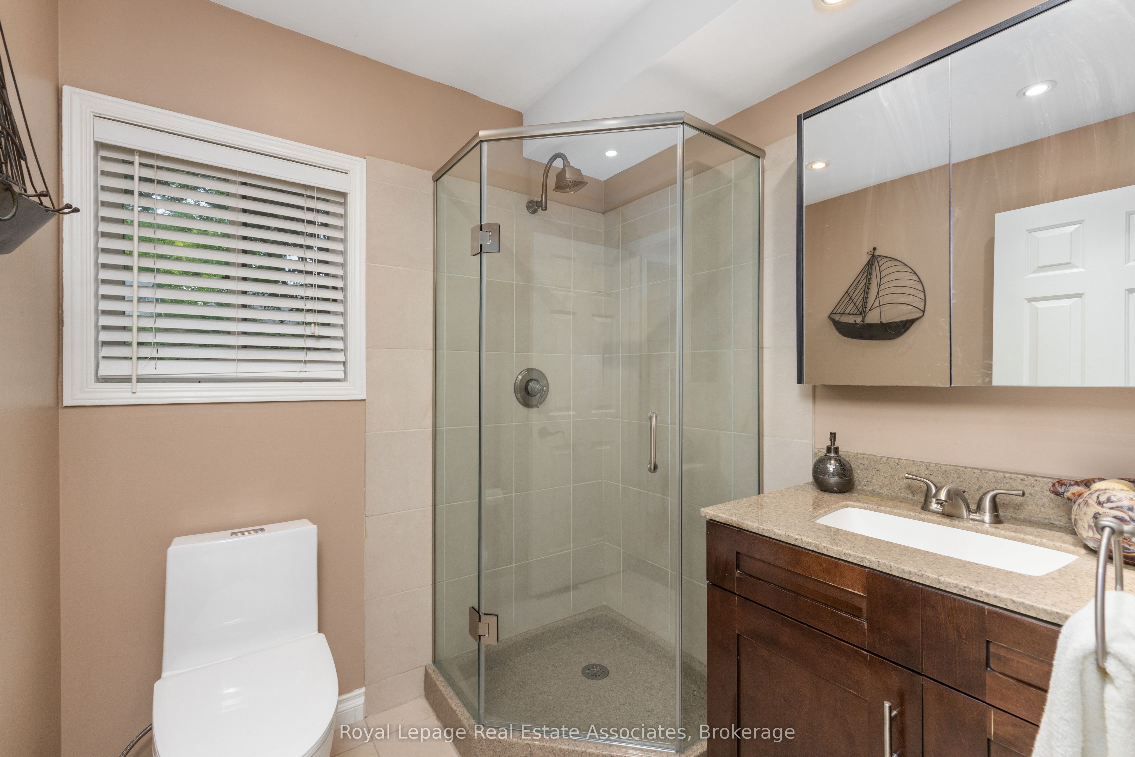 537 Mathewman Crescent Property Photo 20