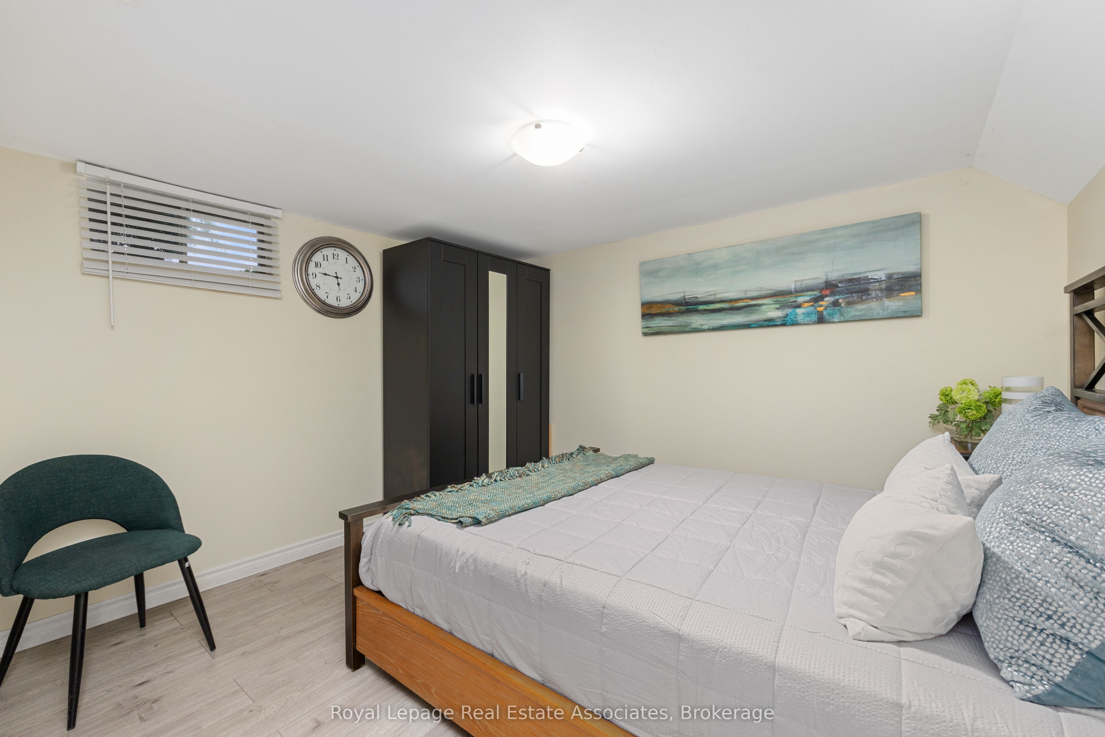 537 Mathewman Crescent Property Photo 25