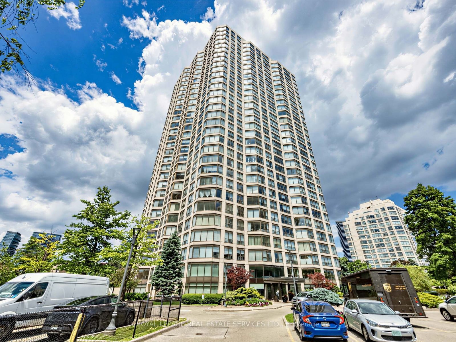 2269 Lake Shore Boulevard W 3201 Property Photo 1