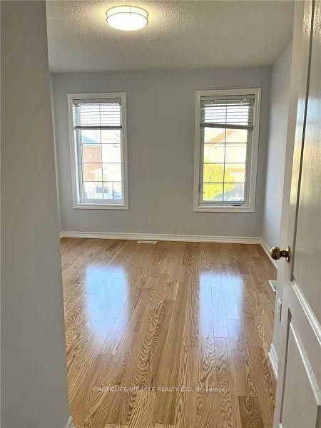 4663 Centretown Way Upper Property Photo 5