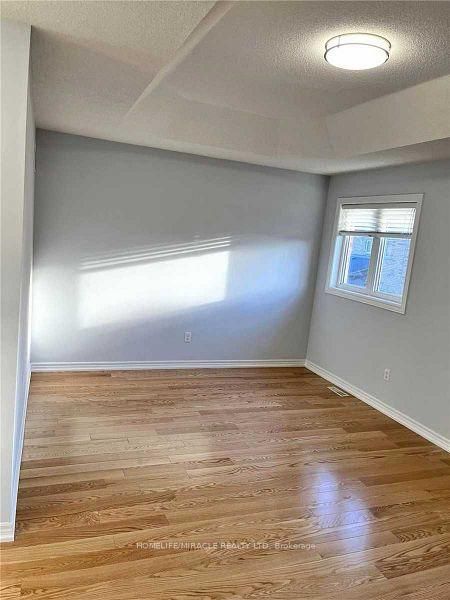 4663 Centretown Way Upper Property Photo 6