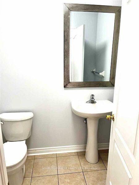 4663 Centretown Way Upper Property Photo 8