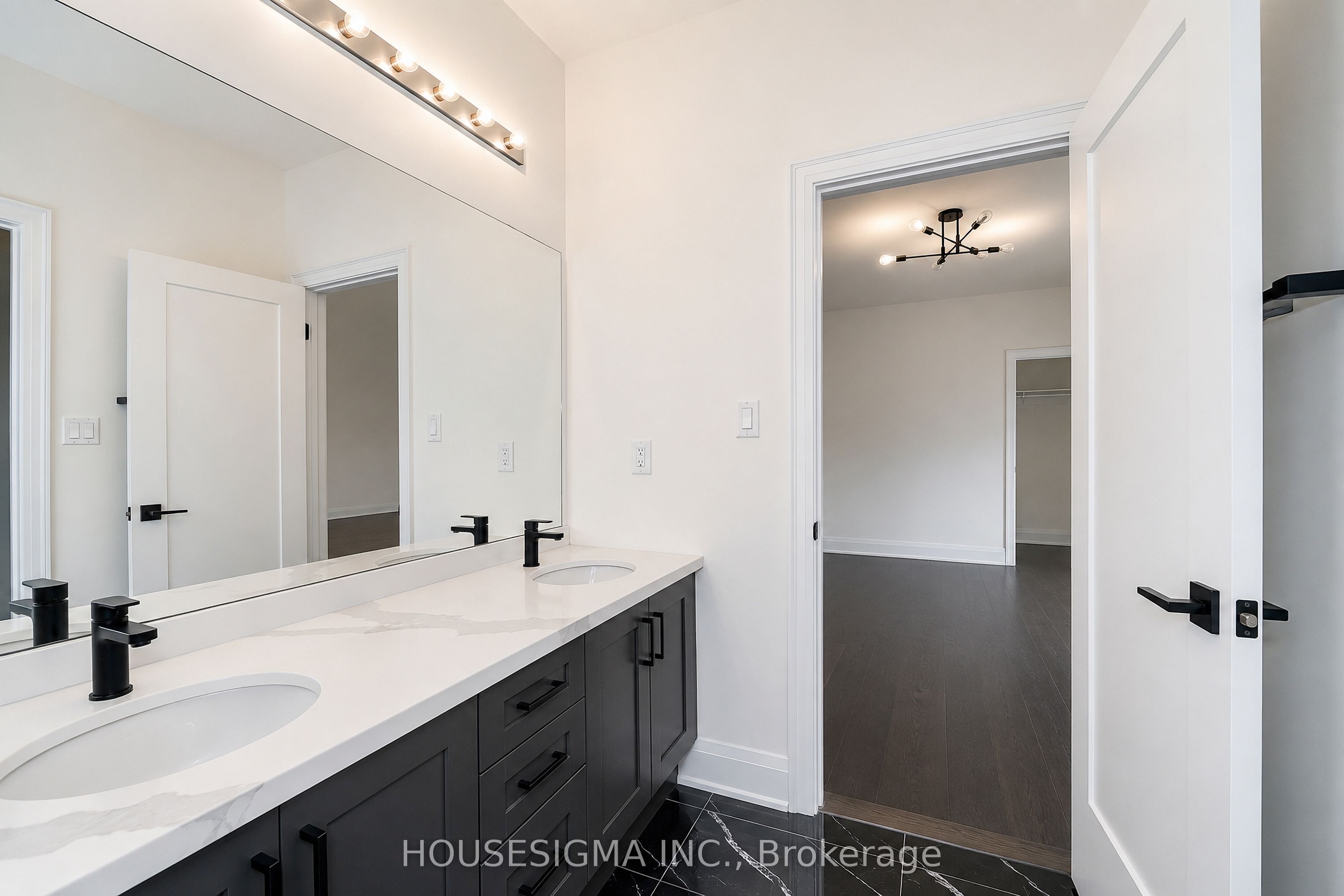 62 Royal Fern Crescent Property Photo 28