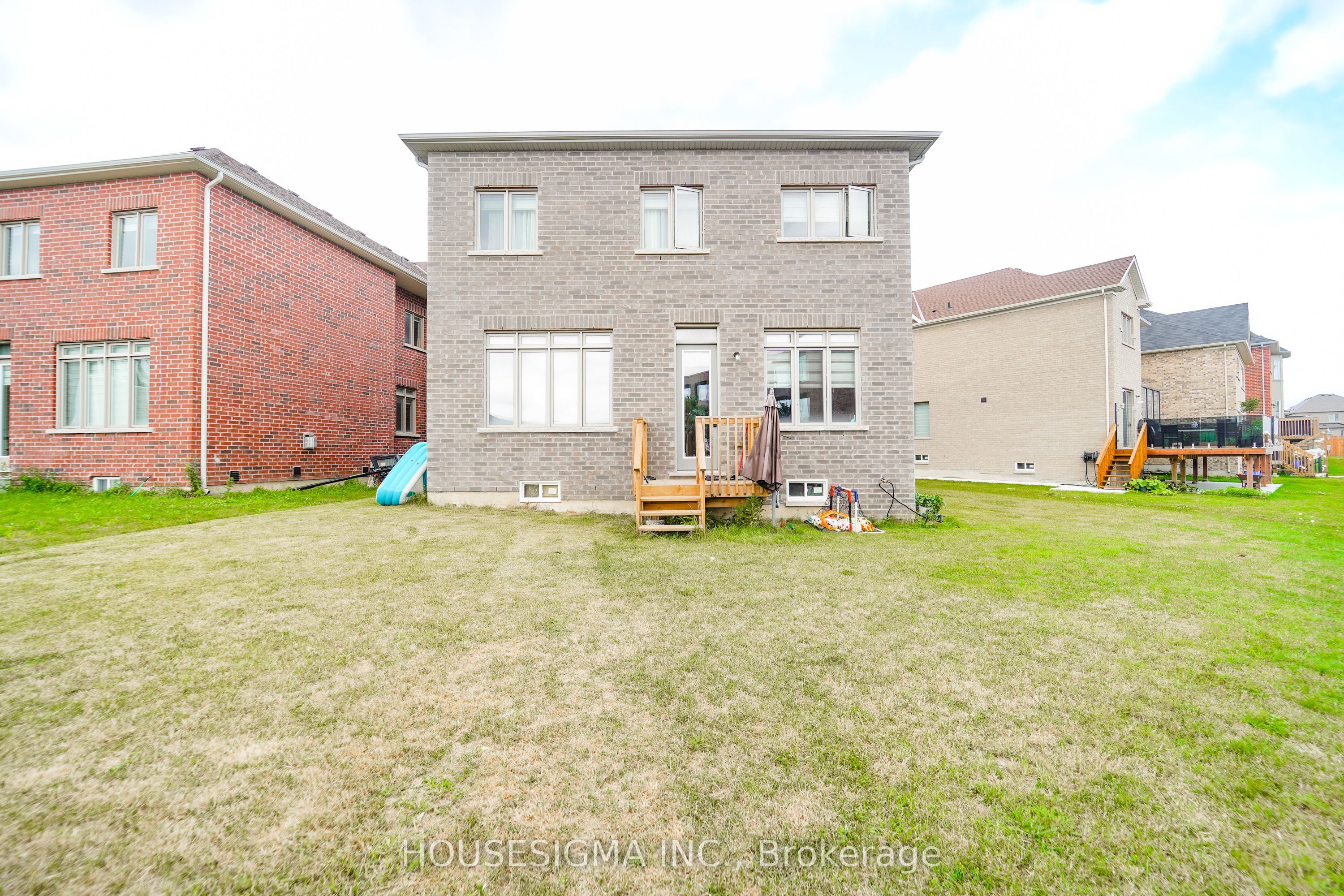 62 Royal Fern Crescent Property Photo 35