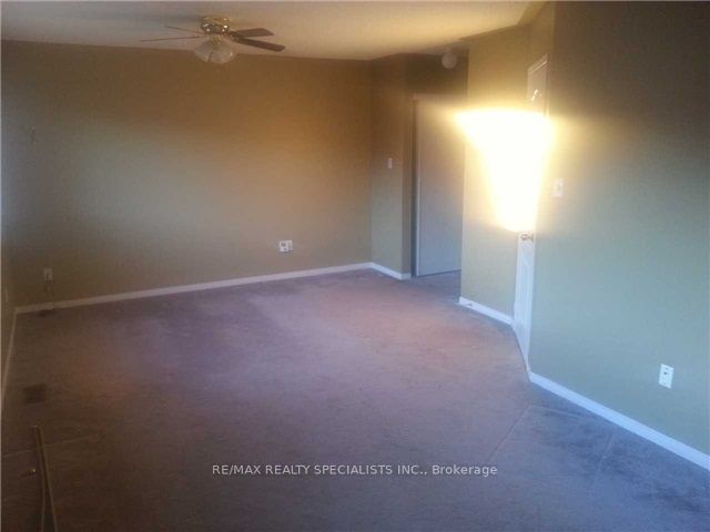 28 Fordwich Boulevard Property Photo 6