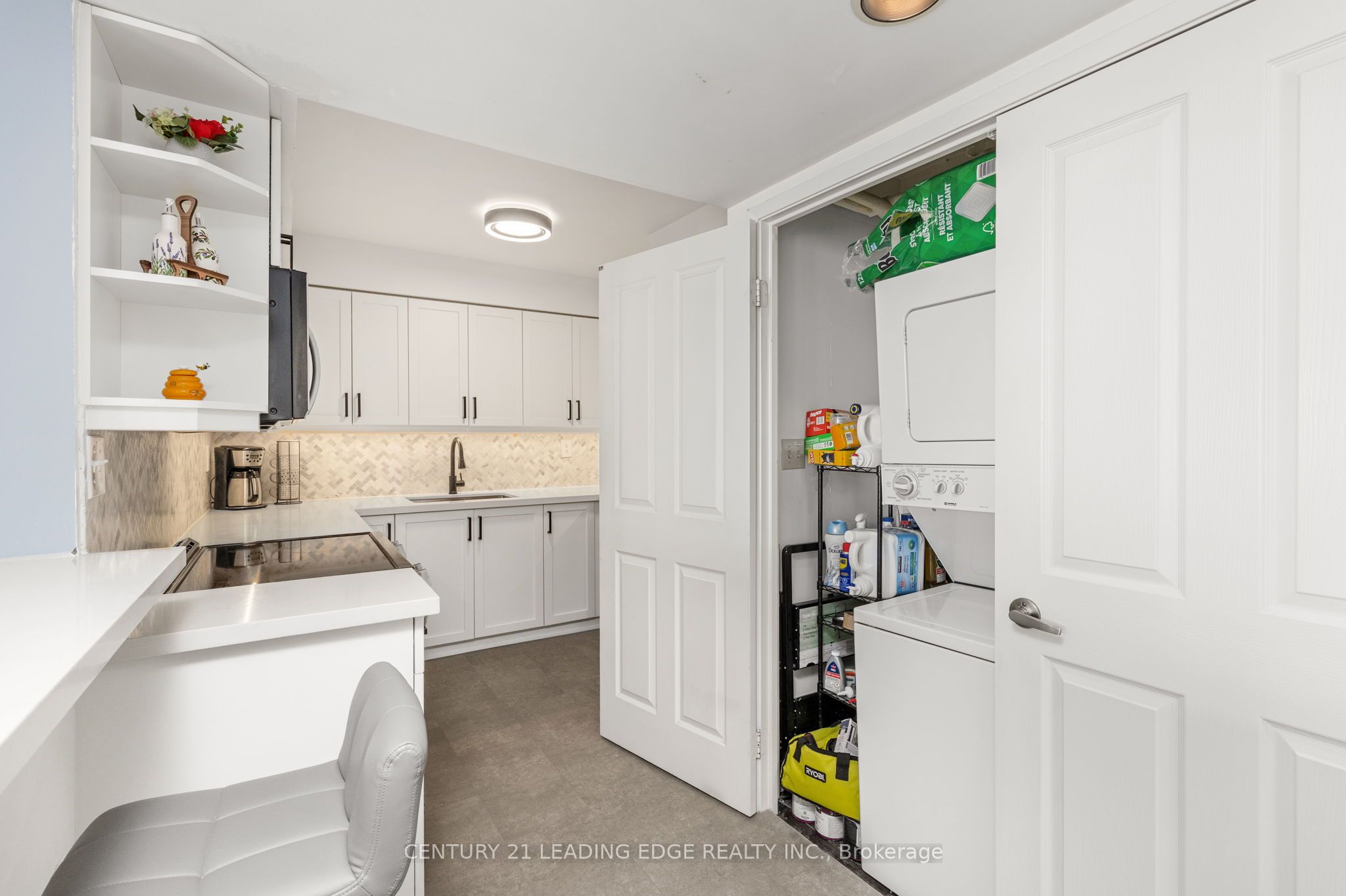 2199 Sixth Line 206 Property Photo 7