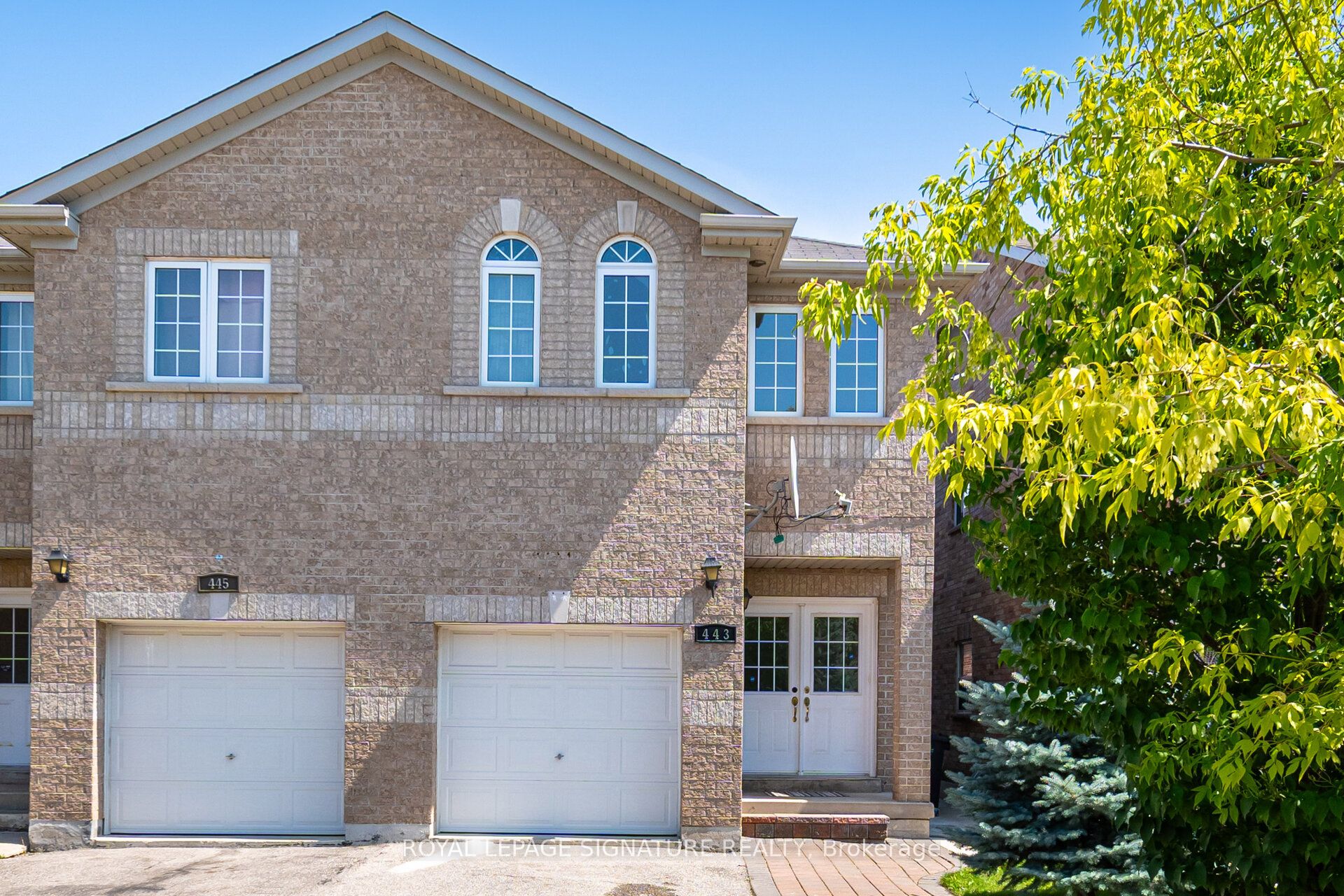 443 Comiskey Crescent Property Photo 1