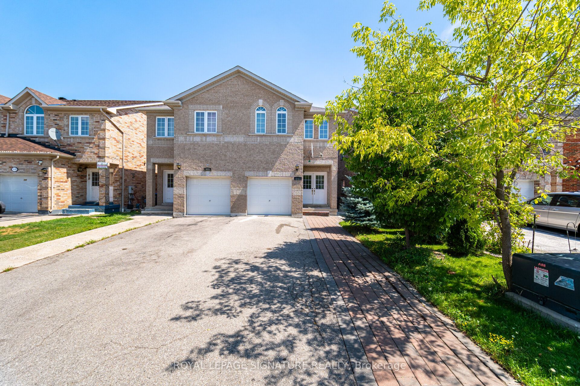 443 Comiskey Crescent Property Photo 2