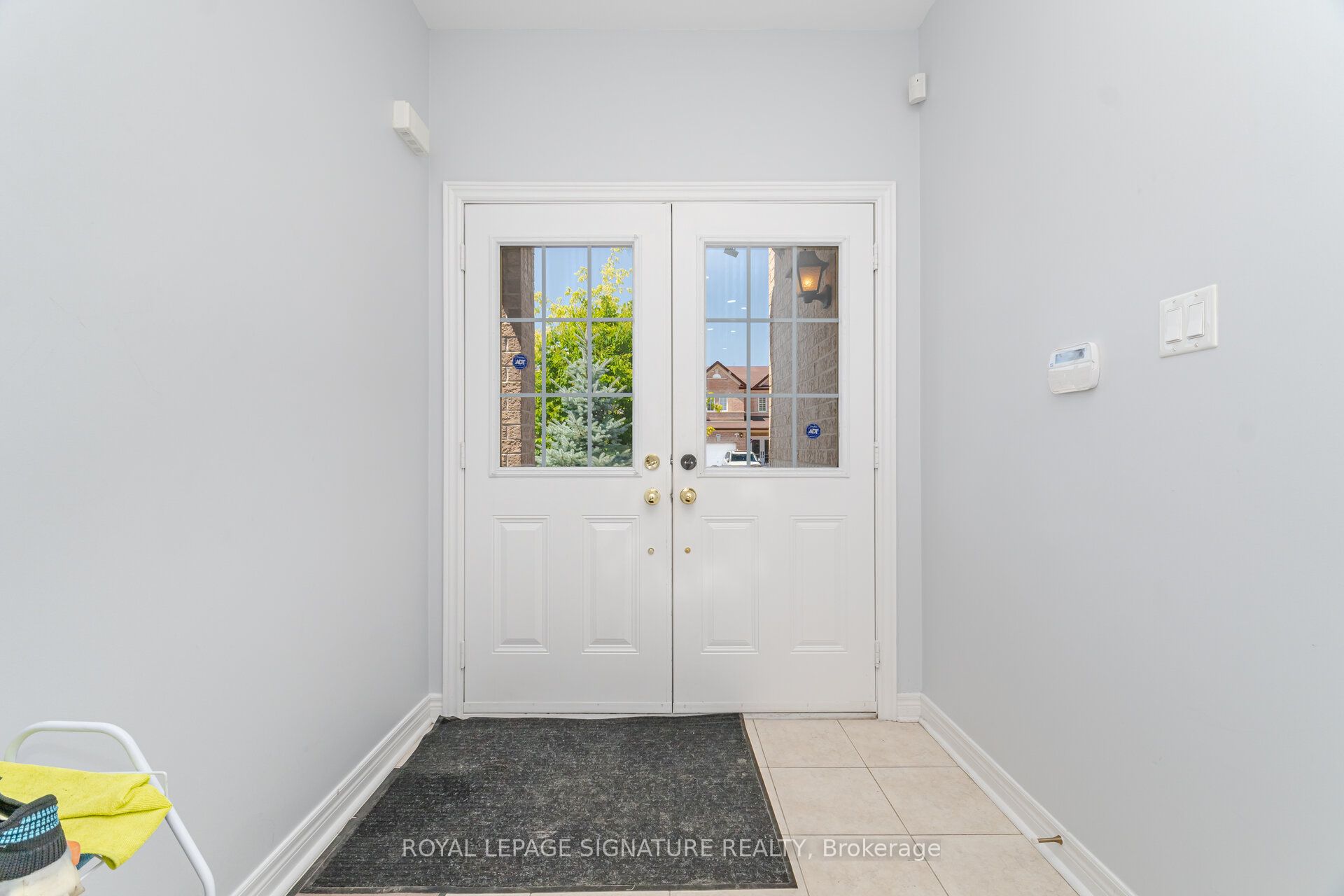 443 Comiskey Crescent Property Photo 5