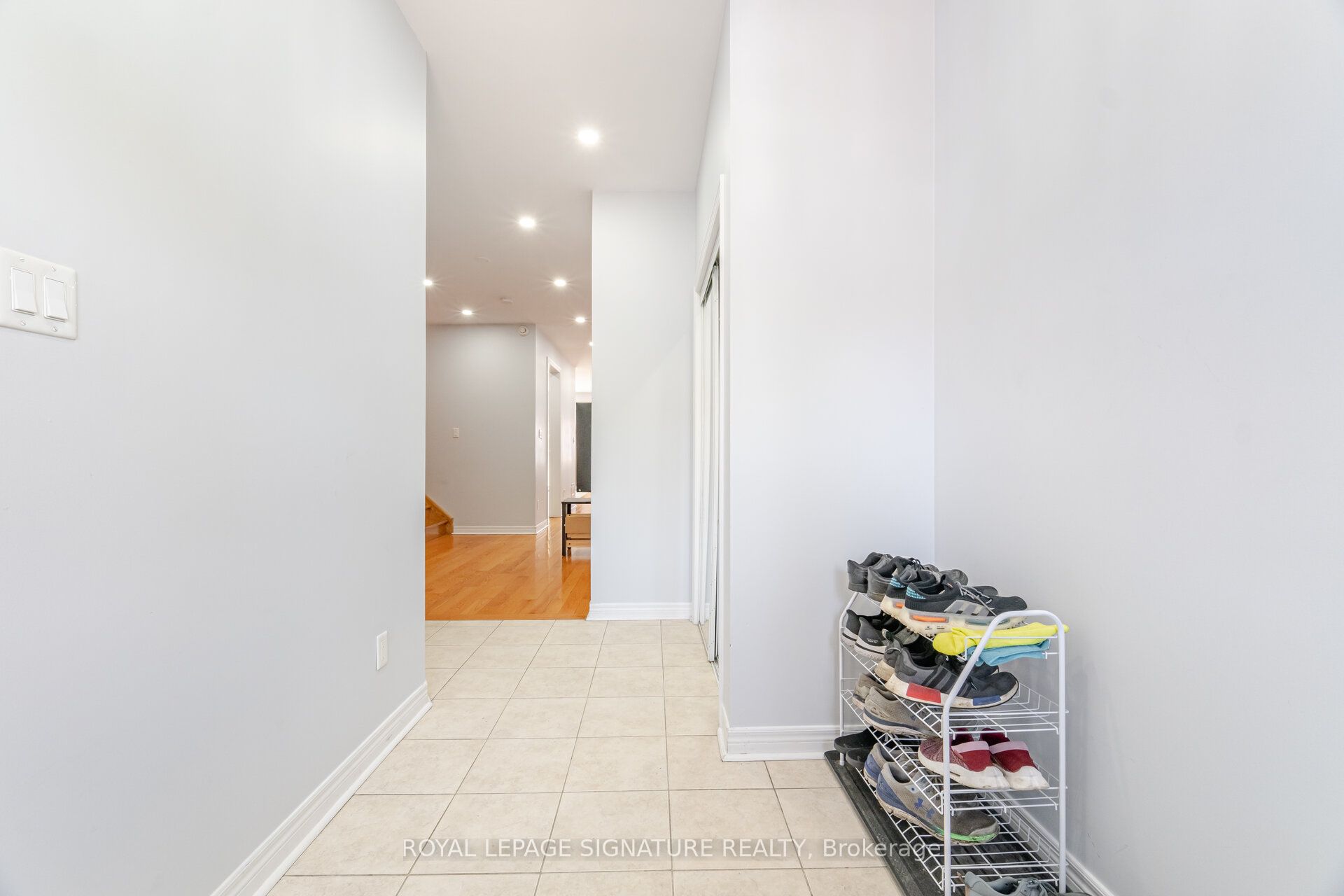 443 Comiskey Crescent Property Photo 6