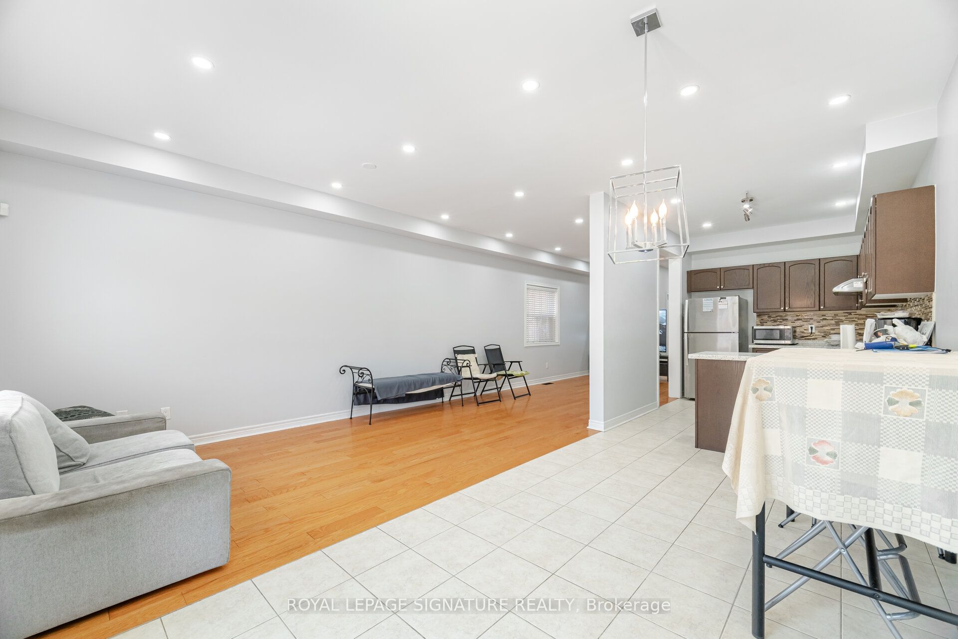 443 Comiskey Crescent Property Photo 15