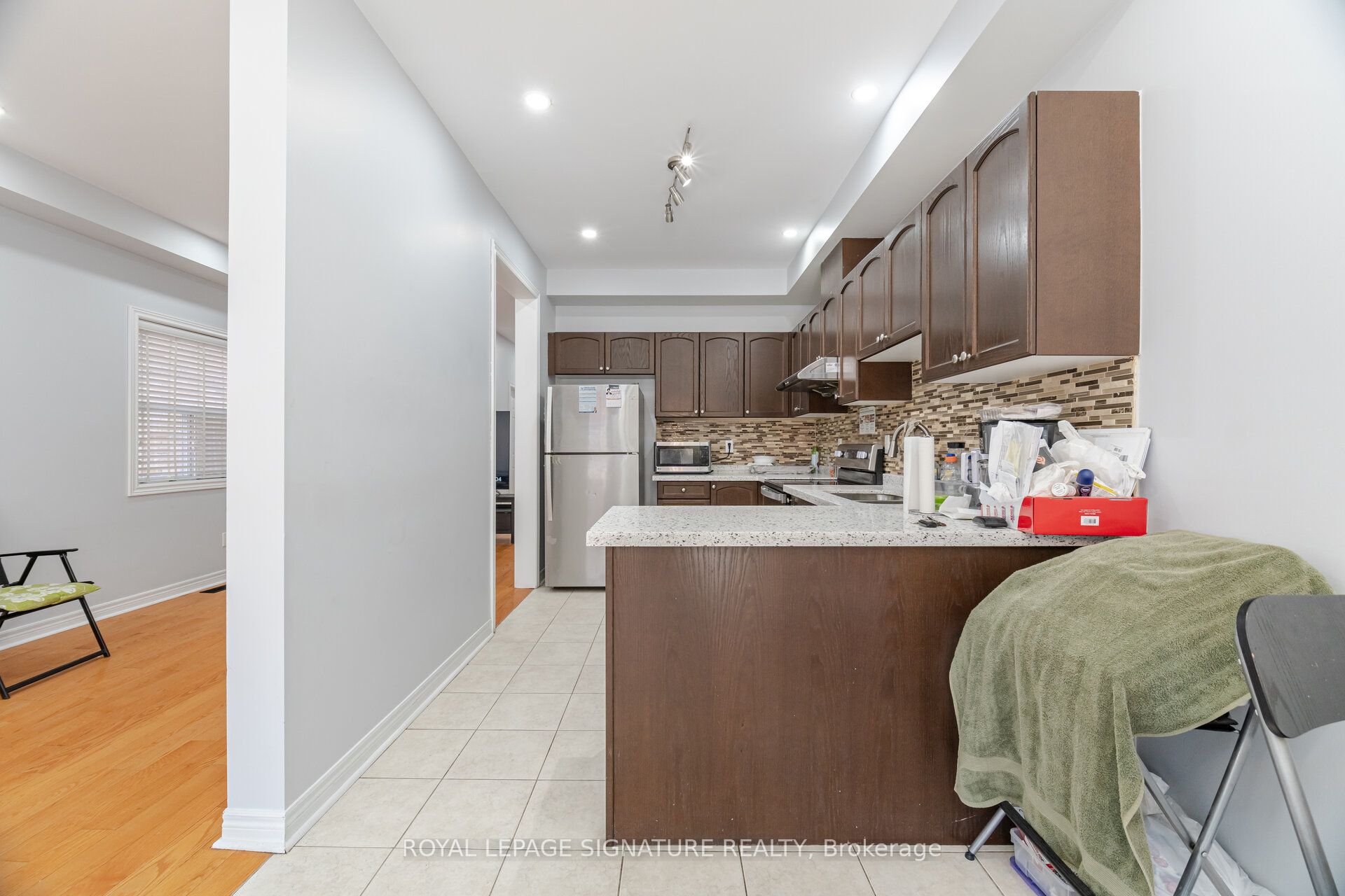 443 Comiskey Crescent Property Photo 16