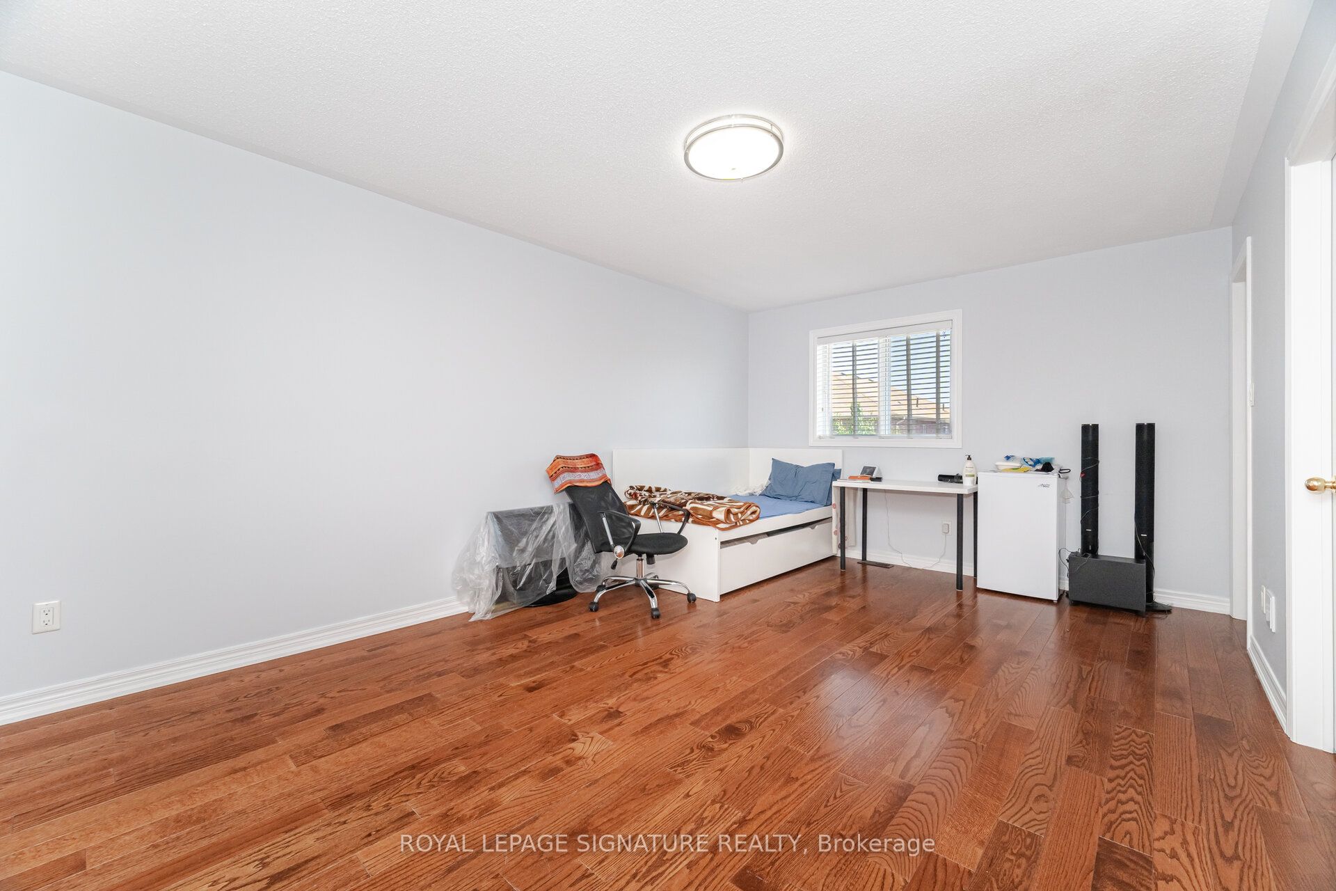 443 Comiskey Crescent Property Photo 25